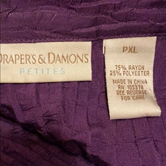 Drapers and Damon’s button textured shirt … - Picture 6 of 8